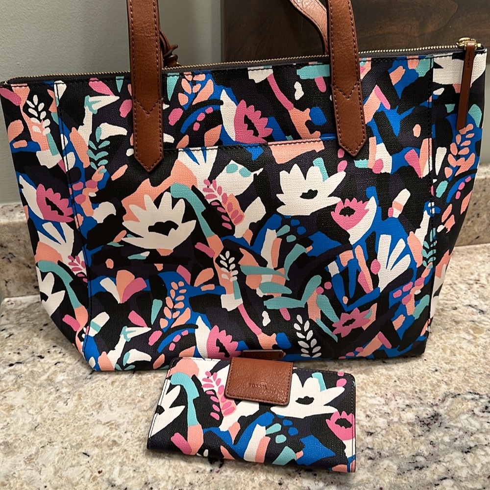 Like New Fossil Fiona Tote Bag & Wallet